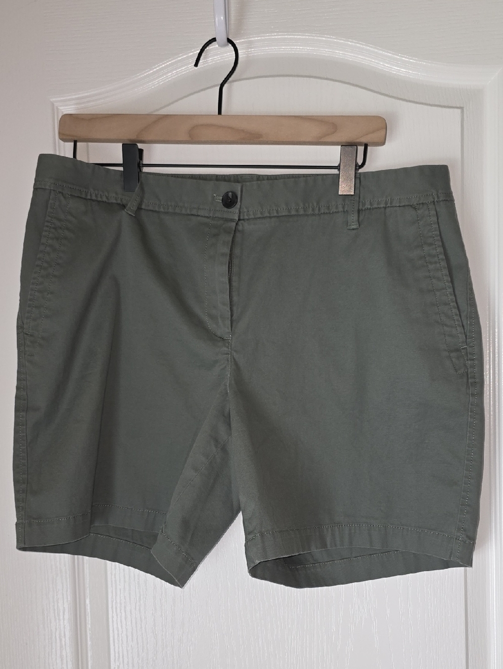 Talbots Relaxed Chino Olive Green Women’s Shorts